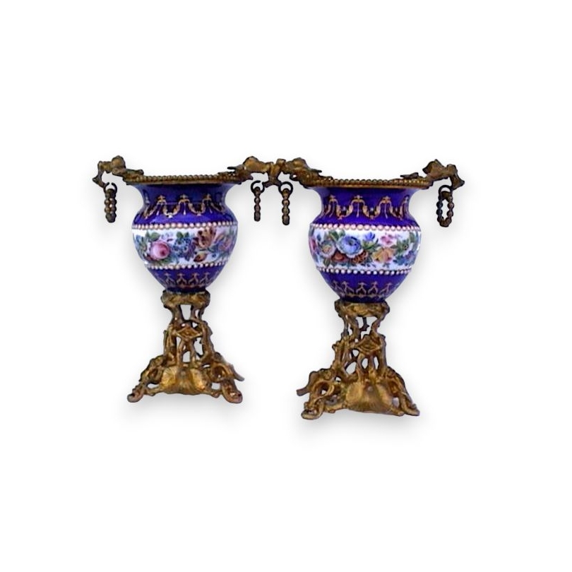 Pair of vases, gilt bronze mou