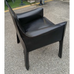 414 Cab armchair in black leather by Mario at  Moinat SA  - Antiques and home décor