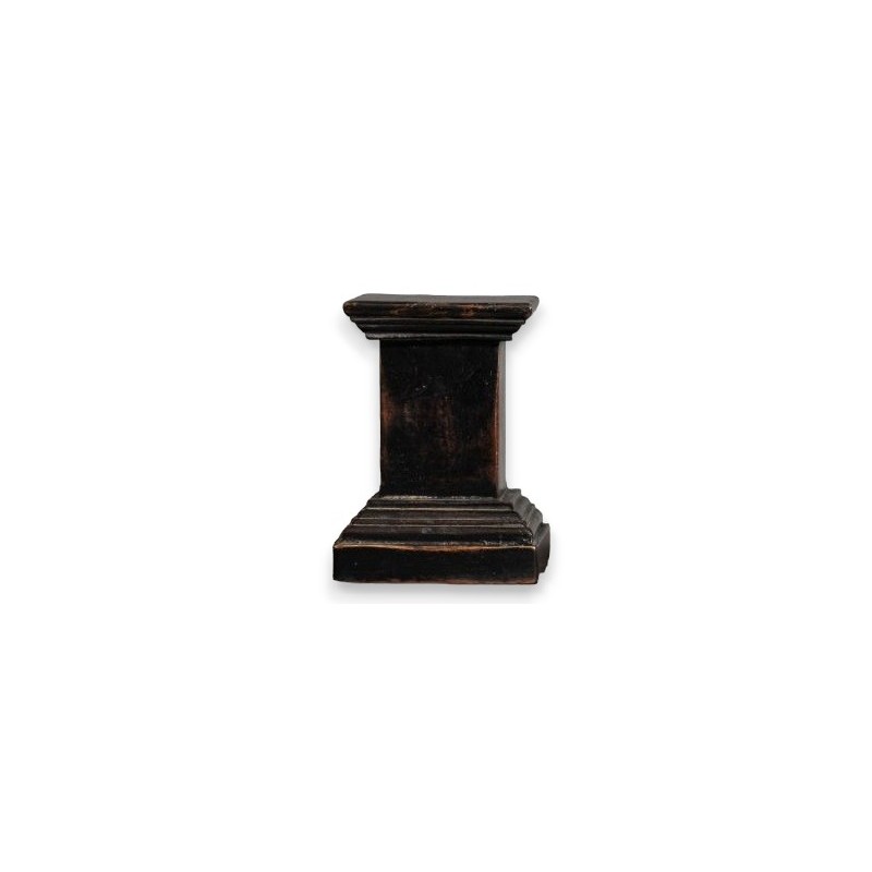 Socle carré en bois noirci