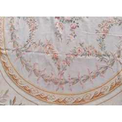Louis XVI-style Aubusson carpet, design by Moinat SA – Antiques and interior design