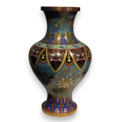 Paire de vases cloisonnés décor de visages