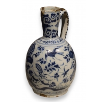 Carafe en faience de Delft