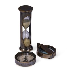 Set containing an hourglass, a compass and a magnifying glass