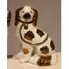 Paire d\'épagneuls en céramique de Staffordshire