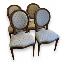 Suite de 4 chaises style Louis XVI à médaillon