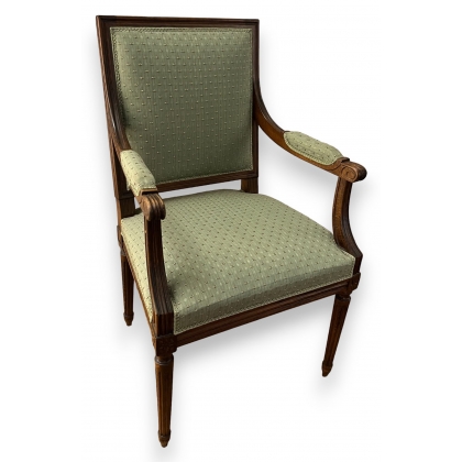 Fauteuil style Louis XVI dossier carré