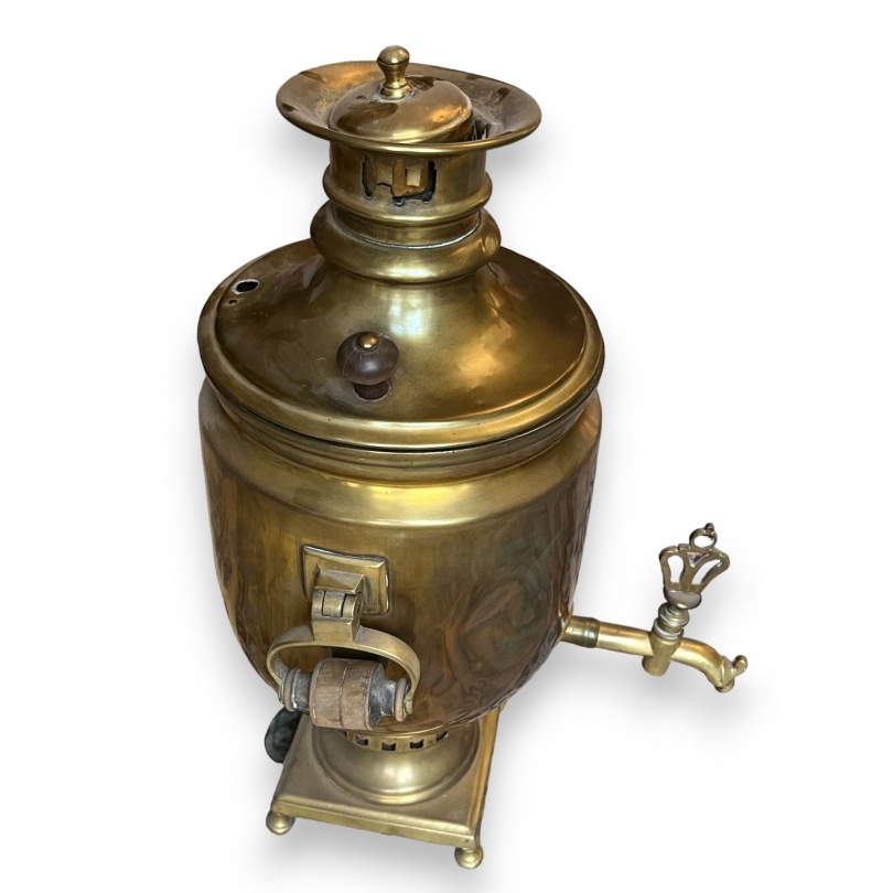 Samovar en laiton
