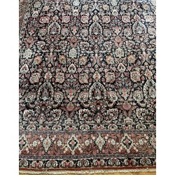 Tapis d'orient fond noir