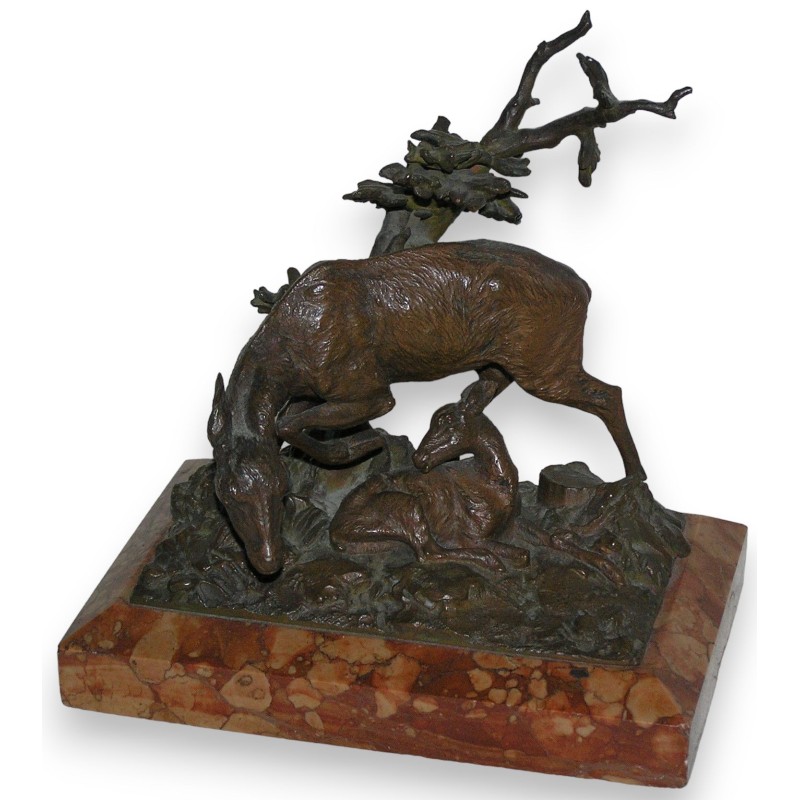 Bronze sculpture ‘ Doe and her fawn’. at  Moinat SA  – Antiques and decorative items