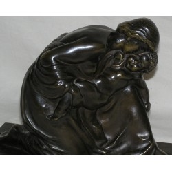Bronze sculpture ‘Woman and Child’. at Moinat SA – Antiques and Decorative Arts
