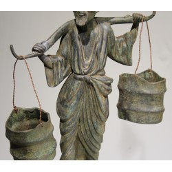 Bronze chinois porteur d'eau