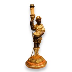 Lampe en bois suclpté "Maure"