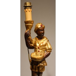 Lampe en bois suclpté "Maure"