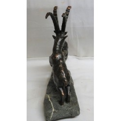 Combat de Bouquetins en bronze signé REUSSNER
