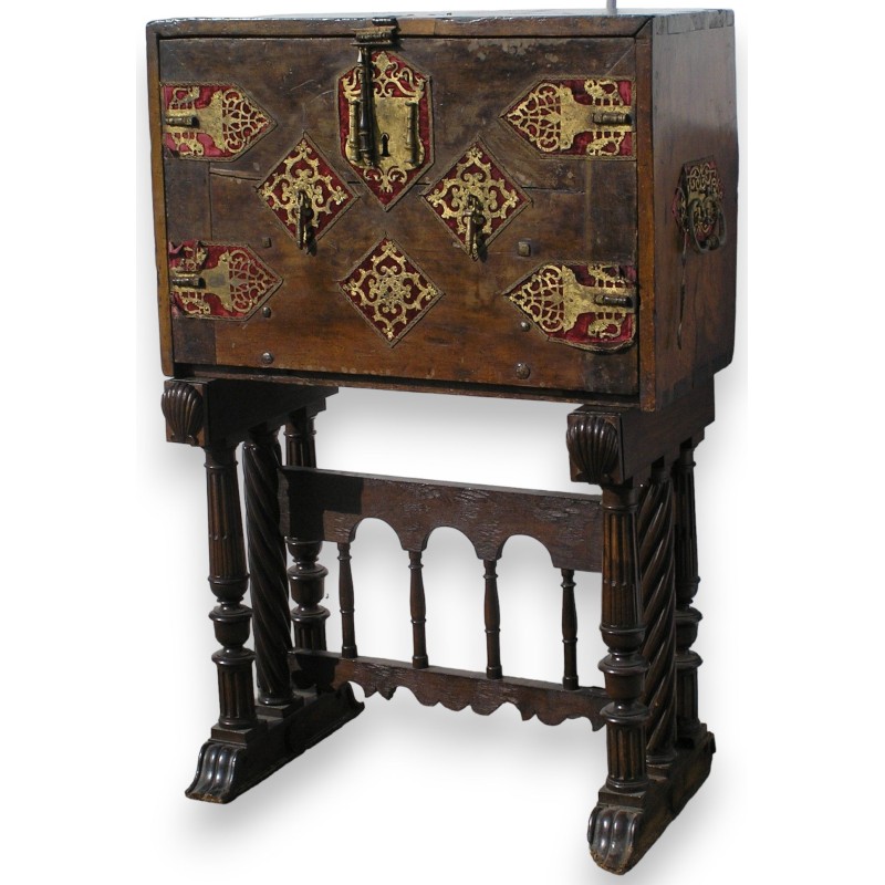 Cabinet Bargueño. About  Moinat SA  - Antiques and home décor