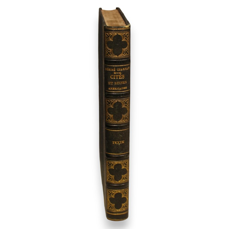 Livre \"Cités et ruines américaines\" par D. Charnay