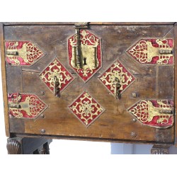 Cabinet Bargueño. About  Moinat SA  - Antiques and home décor