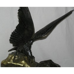 Bronze \"Aigle et bouquetin\".