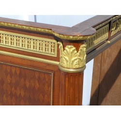 16th-century mantelpiece surround from Moinat SA – Antiques and home décor