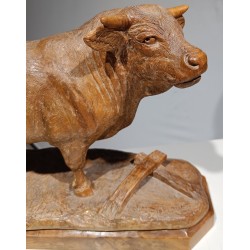Sculpture en bois Taureau signée BOUTILLON
