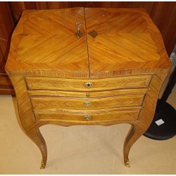 Travailleuse style Louis XV en bois de rose
