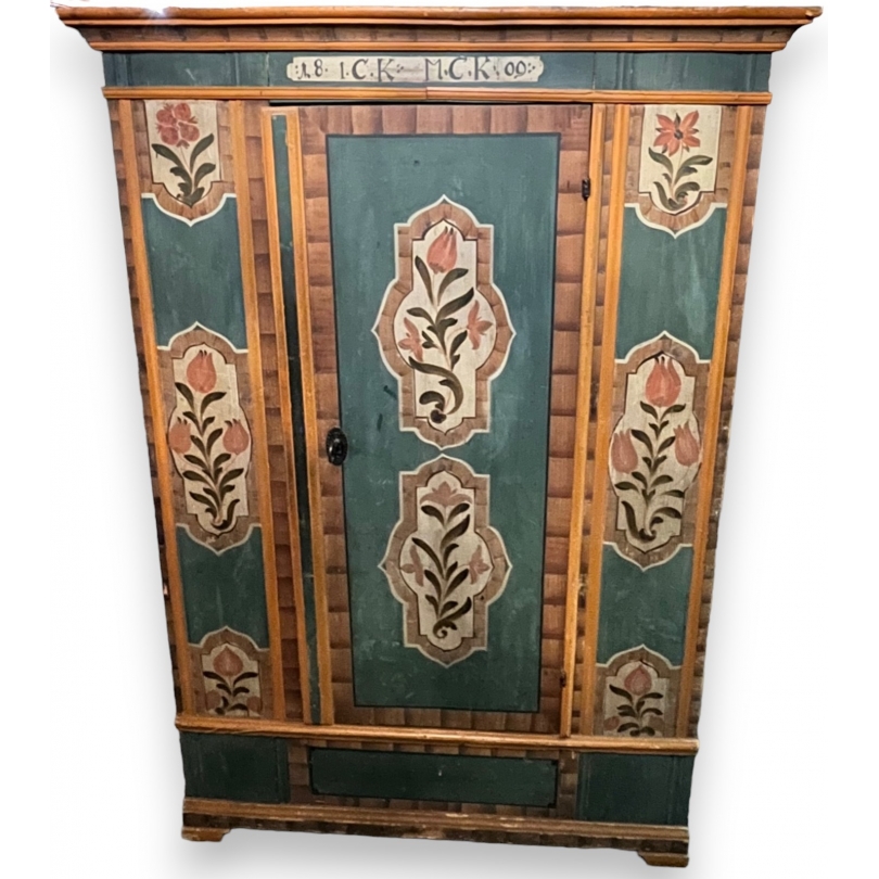 Armoire peinte datée 1800