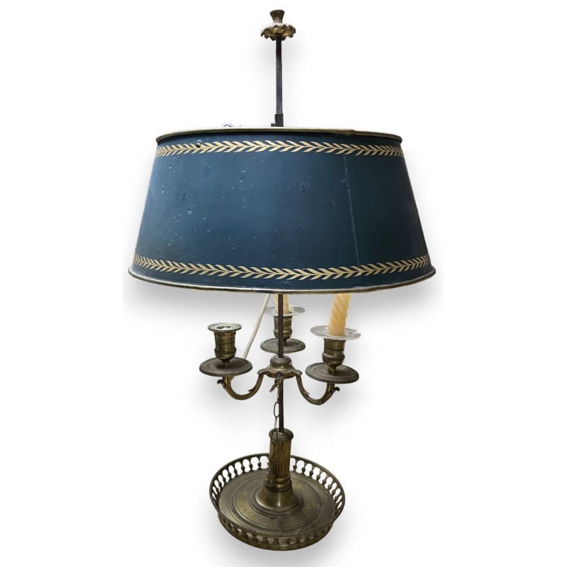 Hot-water bottle-style lamp with a green sheet metal shade