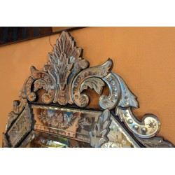 Miroir Murano octogonal avec fronton