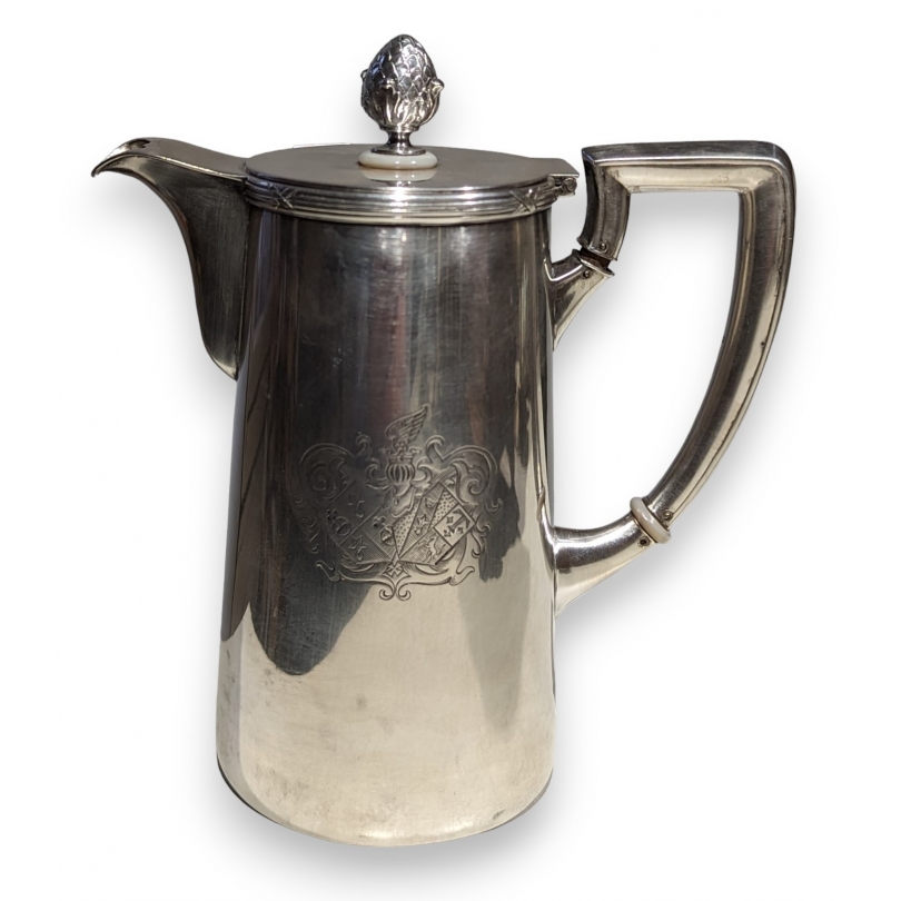 Cafetière modèle Ruban en argent 800 de Jezler