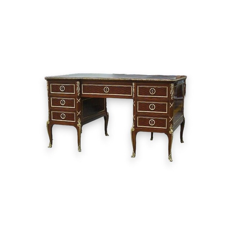 Flat-topped desk in the Transition style. Available from Moinat SA – Antiques and home décor