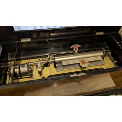 3-cylinder music box