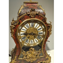 Boulle clock in tortoiseshell and brass