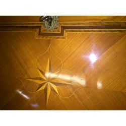  Bureau-commode vaudois marqueté. sur  Moinat SA  - Antiquités décoration
