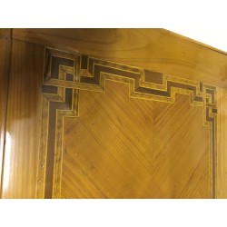  Bureau-commode vaudois marqueté. sur  Moinat SA  - Antiquités décoration