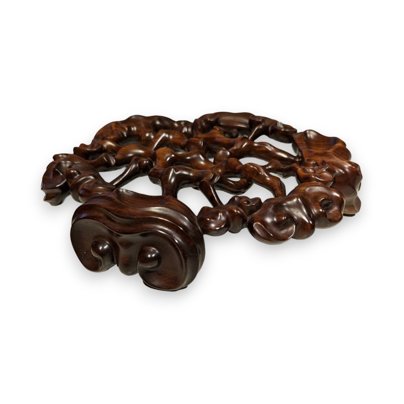 Chinese ‘Roots’ plinth