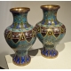 Paire de vases cloisonnés décor de visages