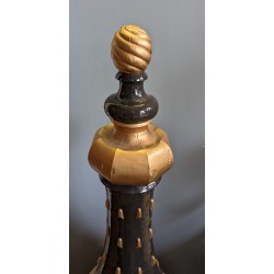 Décor de faite en cuivre bleu et or