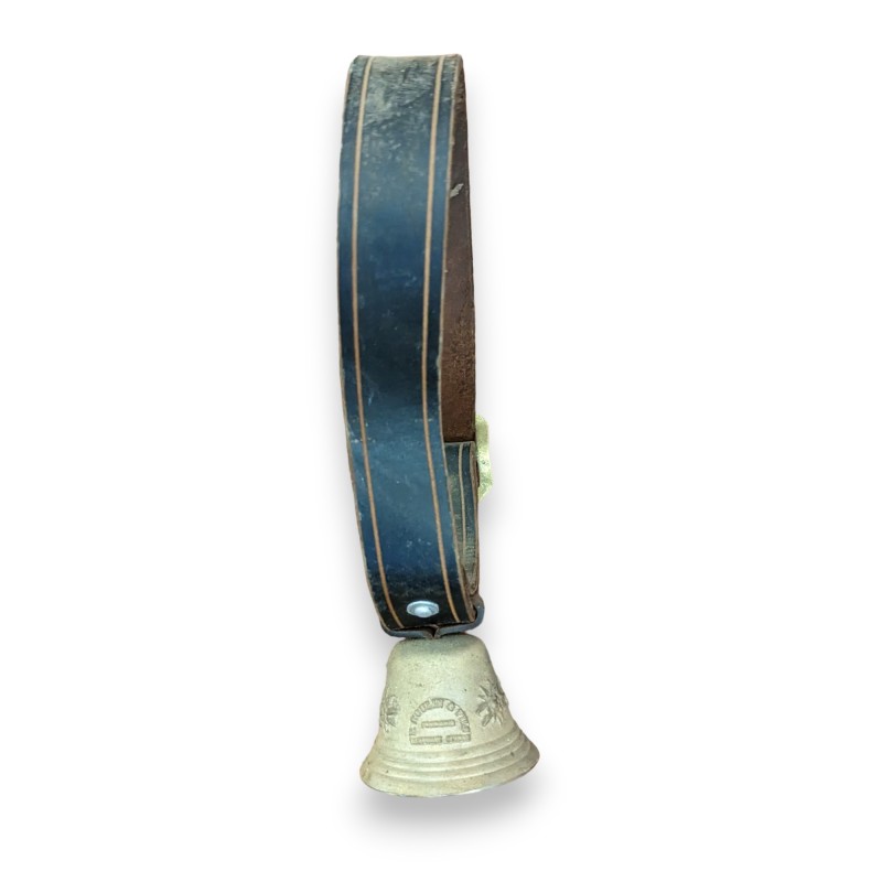 Petite cloche en bronze décor mouton et chèvre