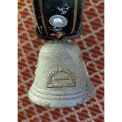 Petite cloche en bronze décor mouton et chèvre