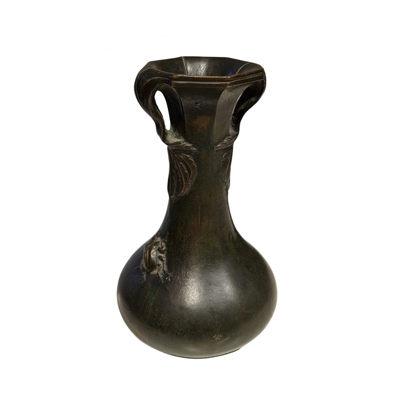 Vase "Scarabée" en bronze signé C. REUSSNER