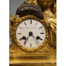 Elegant ‘Empire’ Court Clock in gilded bronze