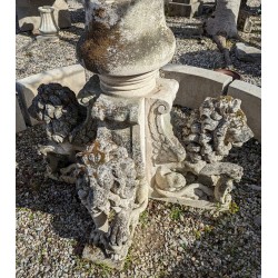 Lions centrepiece fountain in Vicenza stone