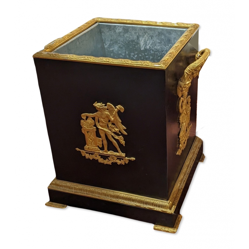 Jardinière carrée en métal et bronze
