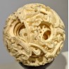 Boule de Canton en ivoire sculpté