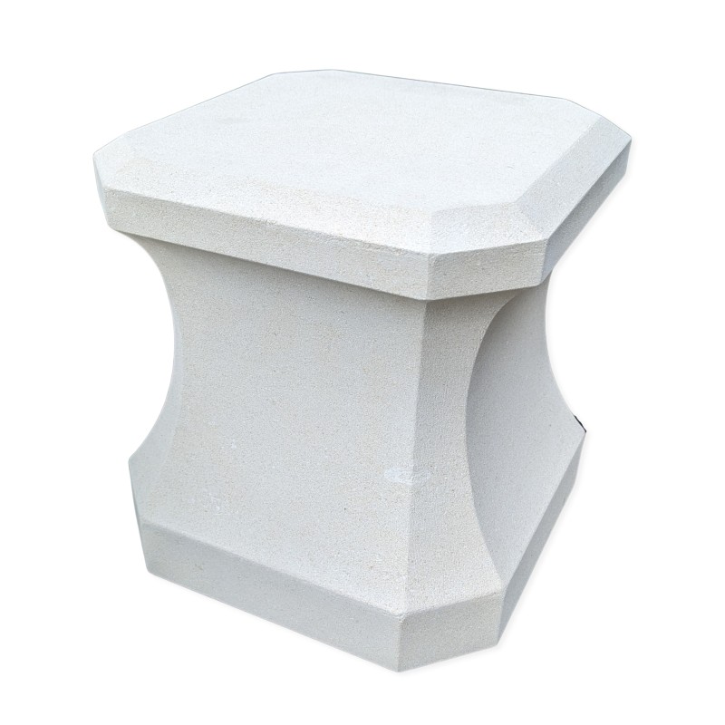 Square plinth made of cut Vicenza stone