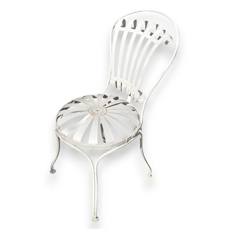  Chaise de jardin en fer forgé blanc sur  Moinat SA  - Antiquités décoration