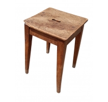 Tabouret rustique en noyer