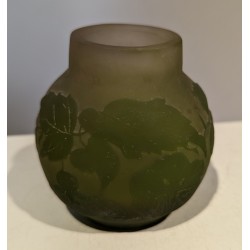 Vase bulbe Cerisier signé *GALLÉ