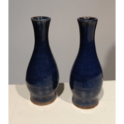  Paire de vases en grès coloris bleu sur  Moinat SA  - Antiquités décoration