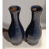  Paire de vases en grès coloris bleu sur  Moinat SA  - Antiquités décoration